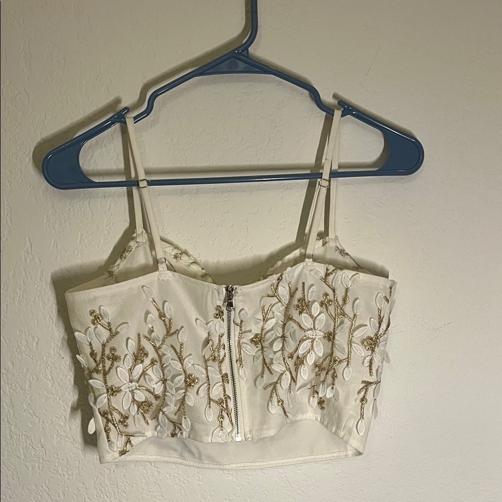 Embroidered Floral White and Gold Tank Top, Size S - Picture 2 of 6